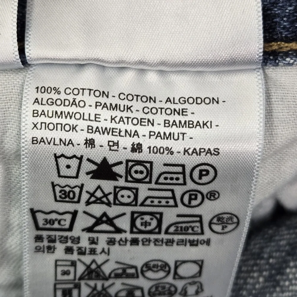 Levis *please carefully